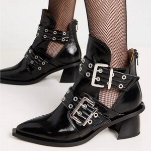 Ganni Chunky Buckle Open Cut Boots Black Naplack size 36 NEW